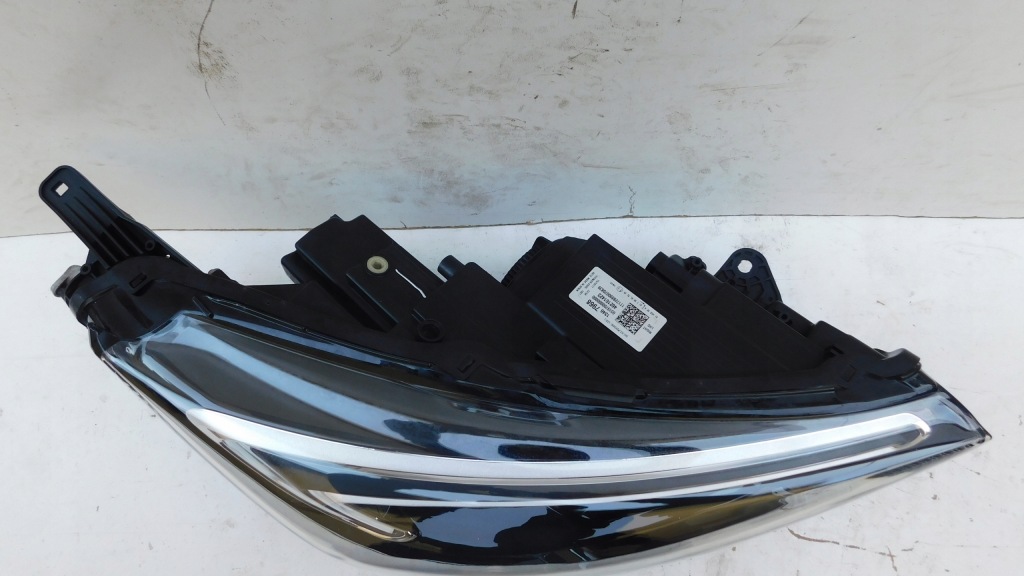 Фара перед правый  opel crossland x 17- обычная led Оригинал