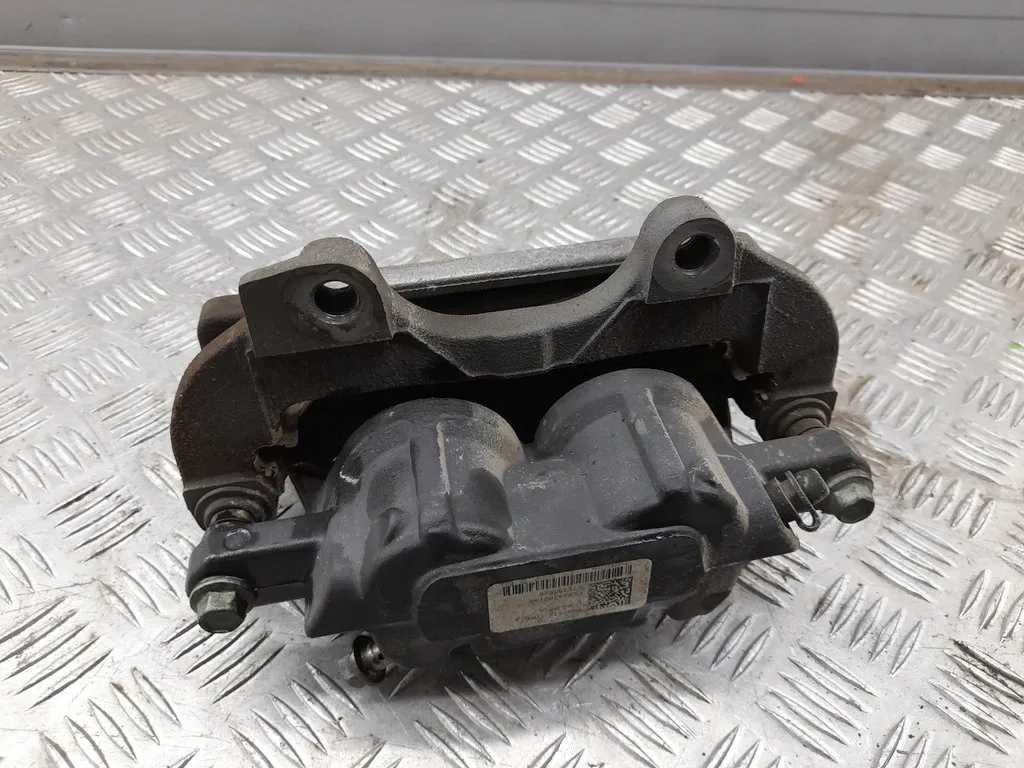 фото №6, Dodge challenger p68243631ae перед левая суппорты