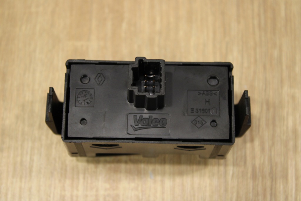 фото №3, Кнопка переключатель света аварийных renault megane iii