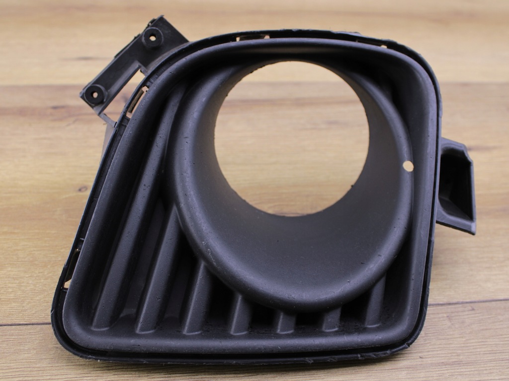 фото №1, Mini cooper works jcw r55 r56 r57 решётка впуск кронштейн противотуманная фара правая перед