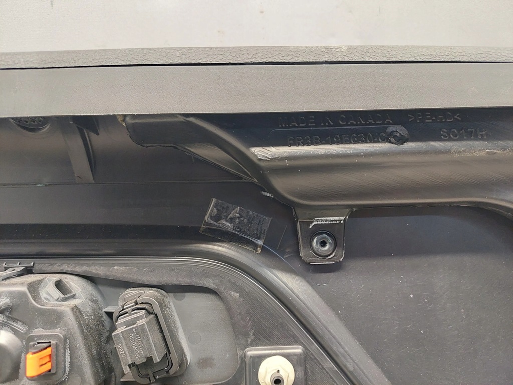 фото №5, Ford mustang vi fr3b6323942 права обшивки двері