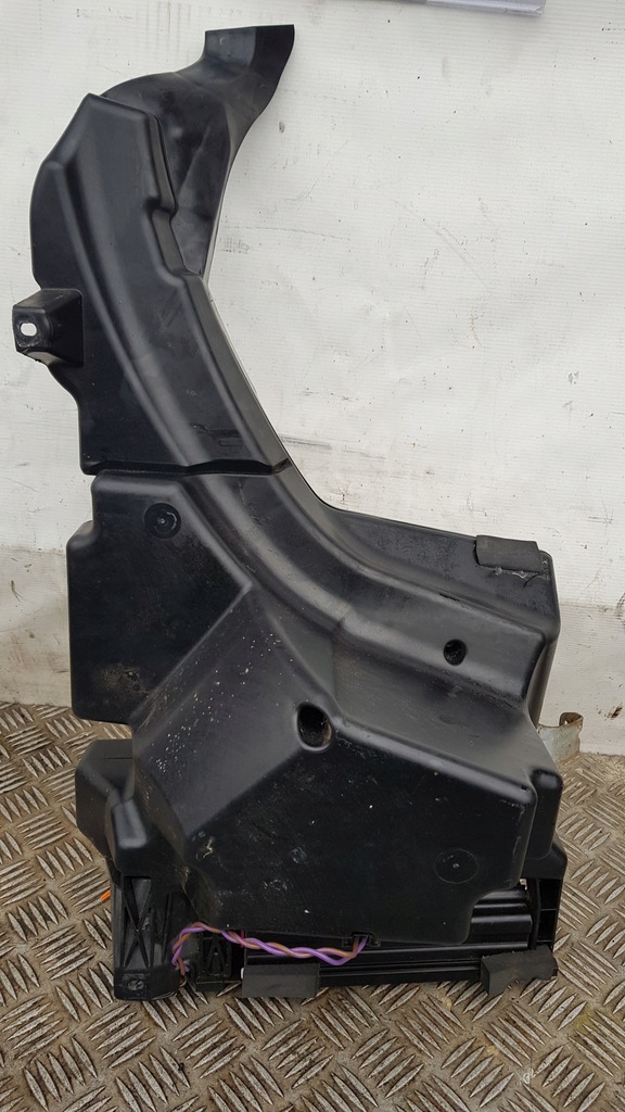 фото №3, Mercedes w203 динамик сабвуфер корпус