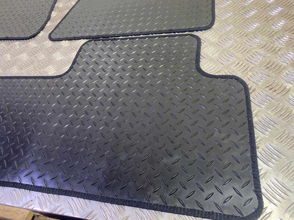 Tesla model 3 2023 набор коврики автомобильных Киев