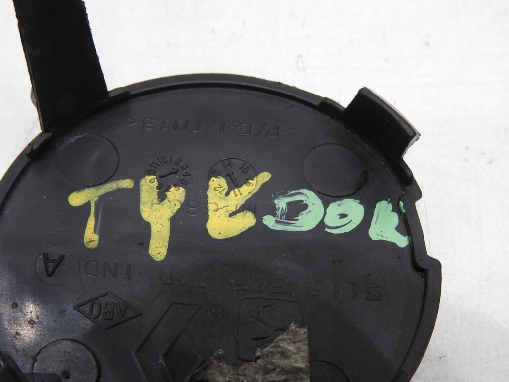 фото №5, Заглушка фаркоп бампера перед dacia dokker