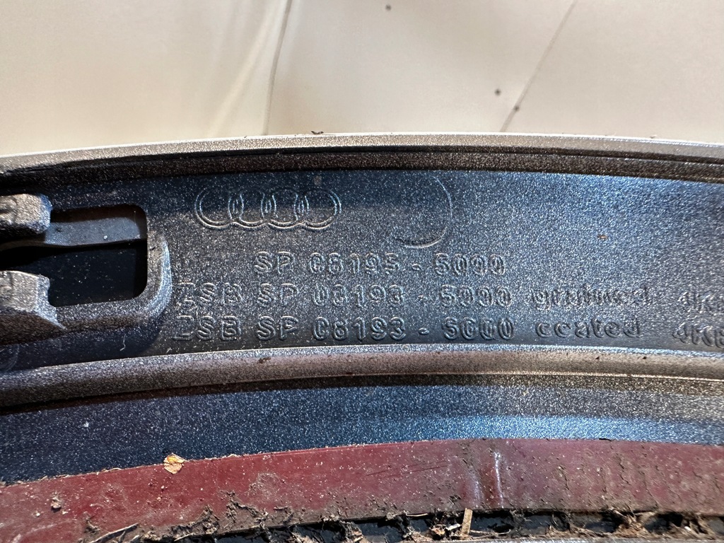 фото №7, Audi e-tron 4ke молдинг na крила правий перед