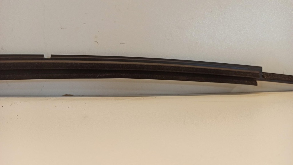 фото №11, Mazda 3 молдинг ущільнювач двері правий перед