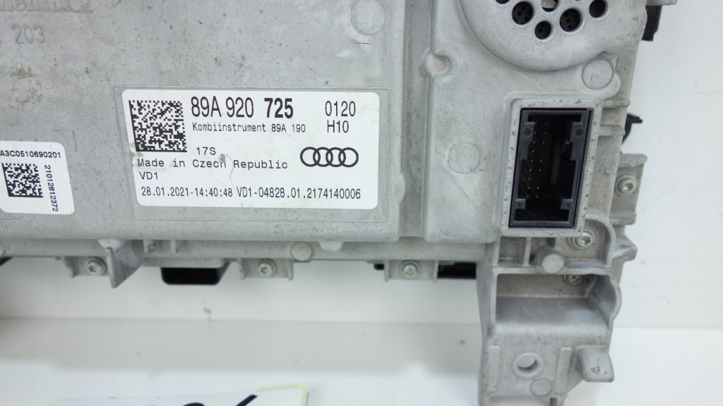 фото №11, Audi q4 e-tron 2021- виртуальный cockpit приборная панель счетчик повреждённый 89a920725