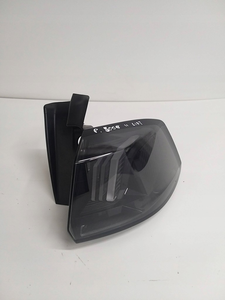 фото №1, Peugeot 5008 ii лампа левый задняя задняя lift 20r-