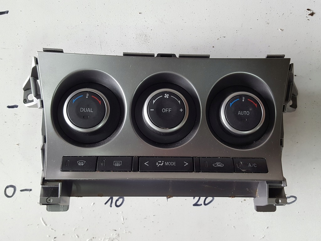 фото №1, Mazda 3 ii bl 08-13r панель кондиционера обдув