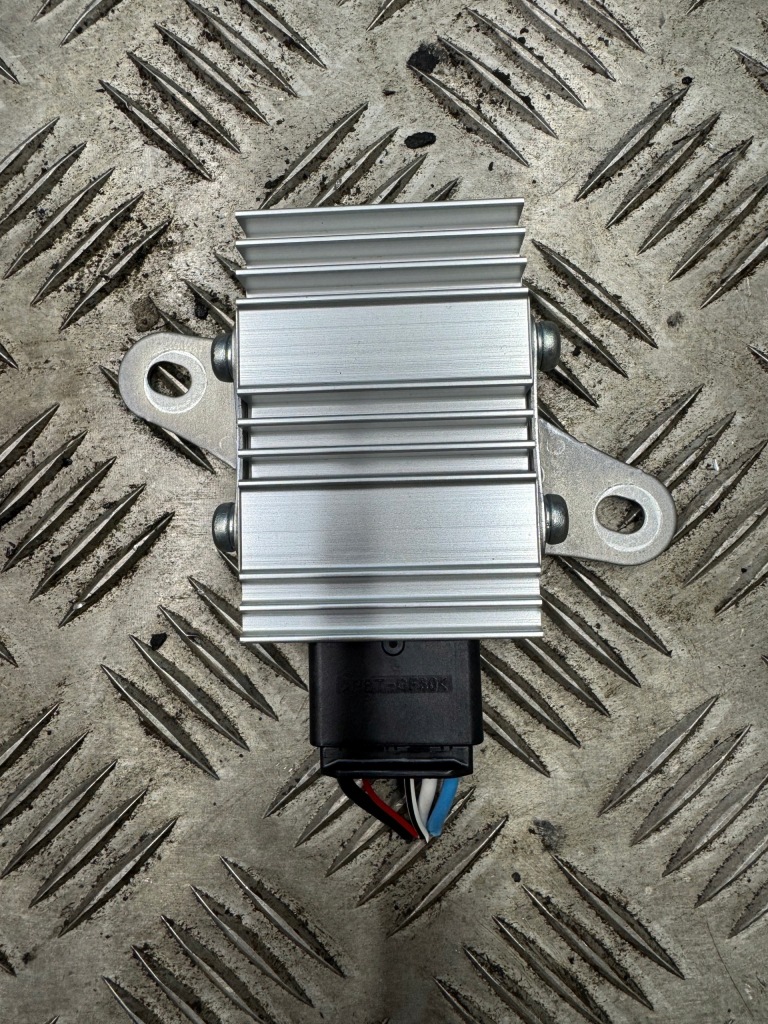 фото №1, Lexus nx 300h модуль блок керування насоса пального 89570-78010