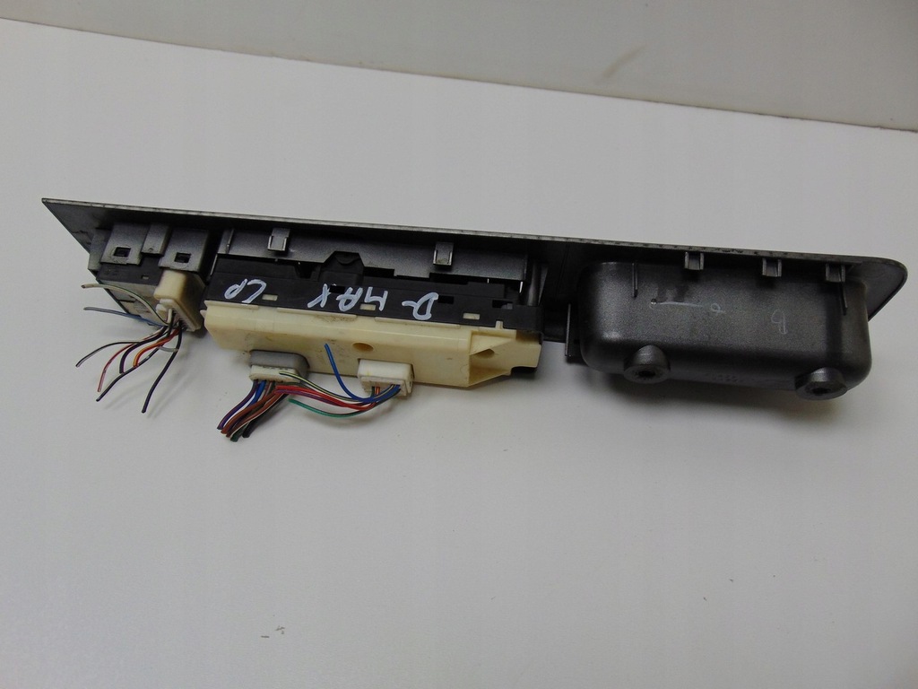 фото №9, Вимикач скло лівий перед isuzu d-max 1 lift 2007-