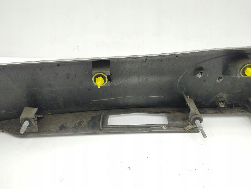 фото №14, Toyota prius xw30 2011 обивка задний крышки багажника