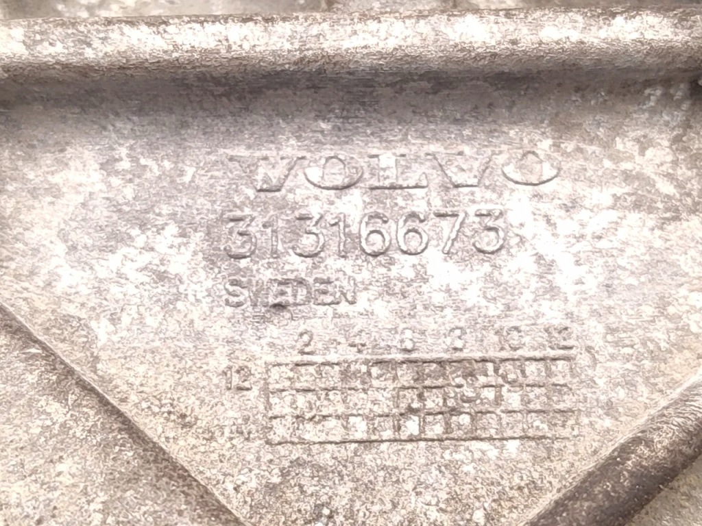Volvo v60 кронштейн генератора d3 дизель 100kw 136 hp 31316673 2013 Недорого