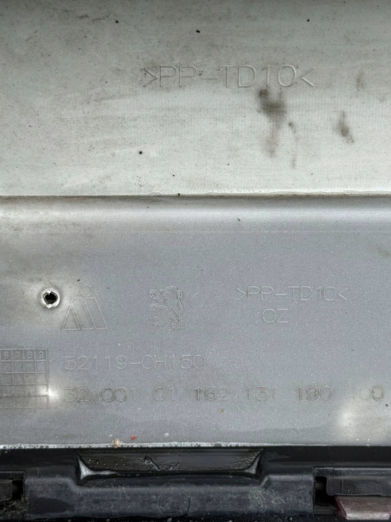 Peugeot 108 2014 бампер передний Киев