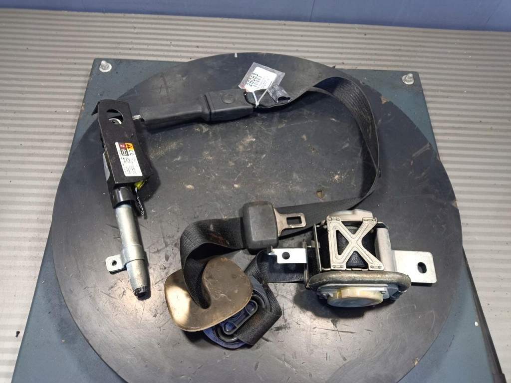 фото №1, Tesla motors model s ремни безопасности правый перед 1018788-02-a