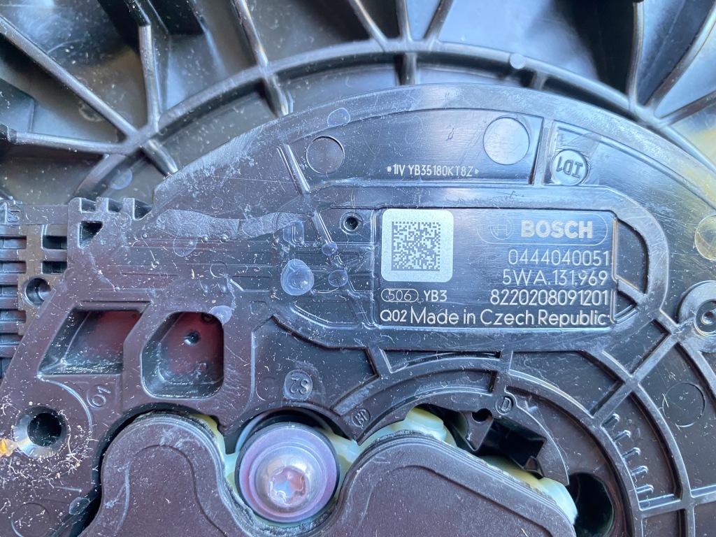 Бак топлива насос adblue vw t6 рестайлинг  fl 2019- Цена