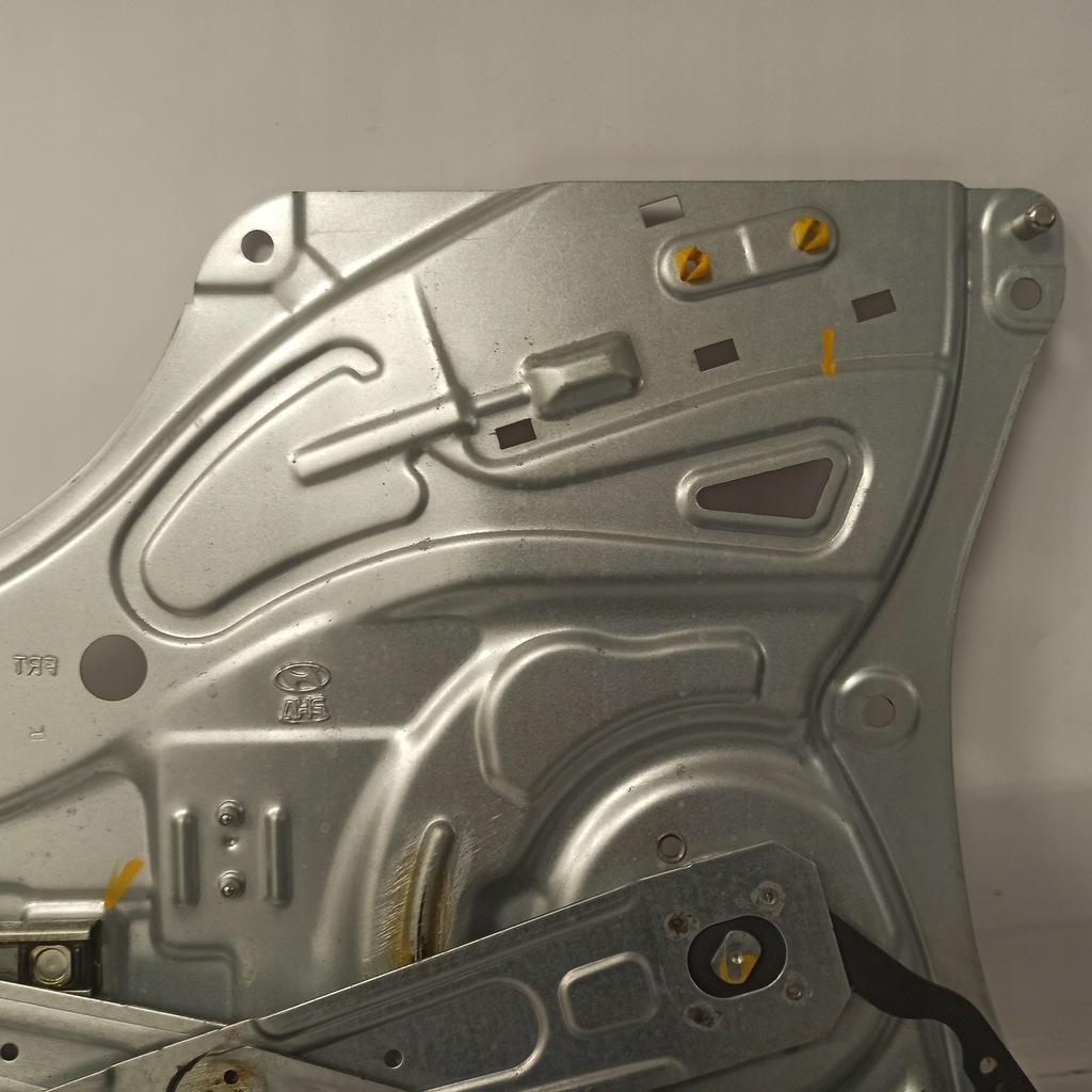 фото №13, Hyundai ix35 подъемник окон правый перед 4 pin eu 81320-2y000