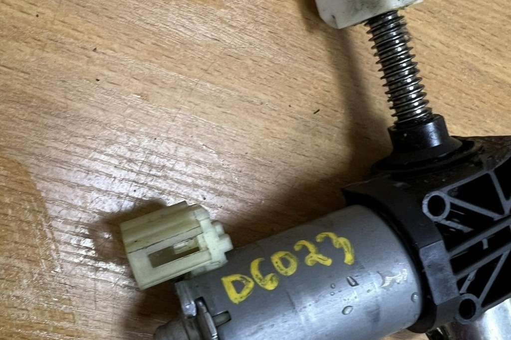 фото №8, Моторчик передний правого сиденье bmw 5 gran turismo f07 0390204014