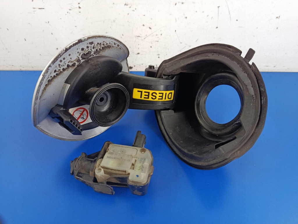 фото №5, Citroen ds4 крышка заливной топлива 9687946880 привод замка ezr