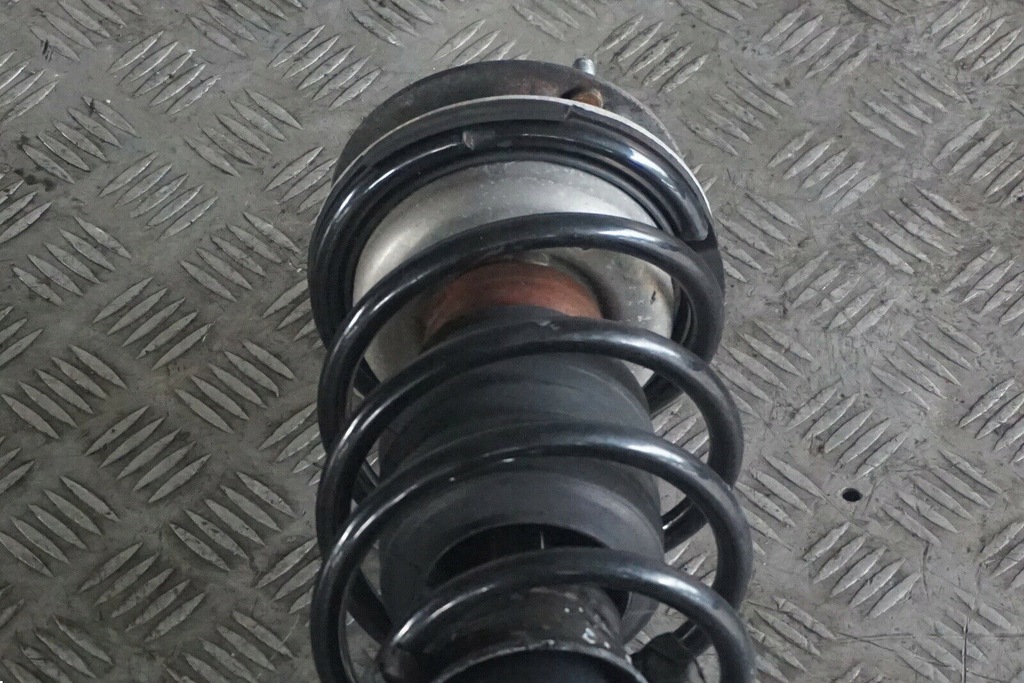 фото №10, Bmw e90 320d ed амортизатор поворотный кулак правая sport