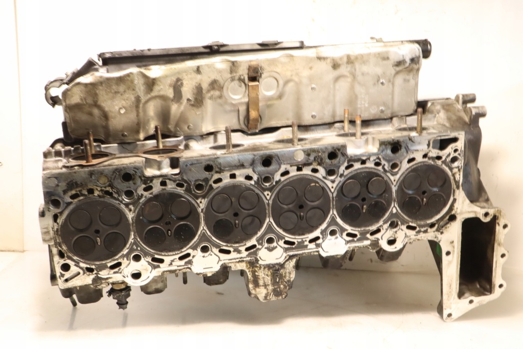 Головка двигателя bmw 5 530d e60 2.5d 7790762.06 в Украине