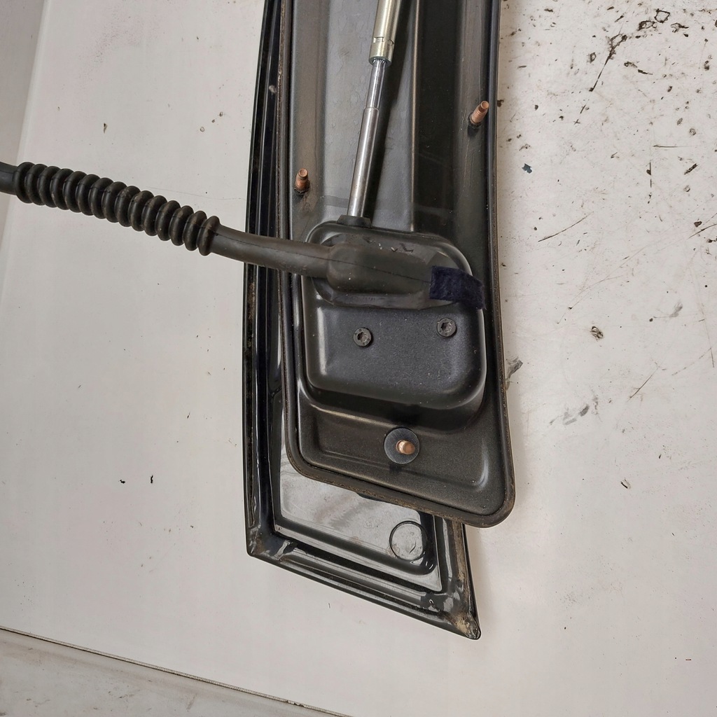 фото №8, Audi tt 8j спойлер крышки багажника электрический 8j0827948c