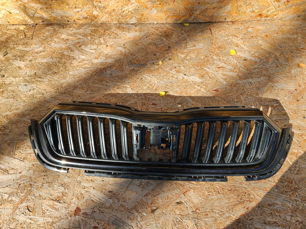 фото №1, Skoda octavia iv решётка радиатора решётка радиатора бампера перед