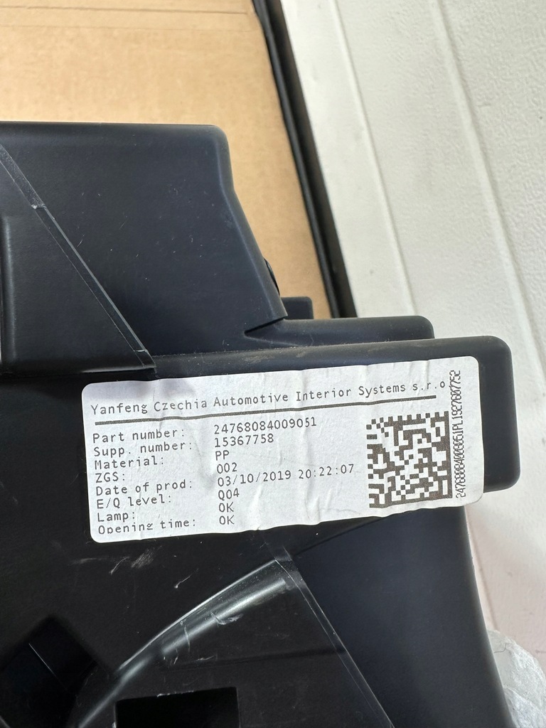 фото №13, Бардачок пасажира, консолі, панелі mercedes b klasa w247 m europa, чорний