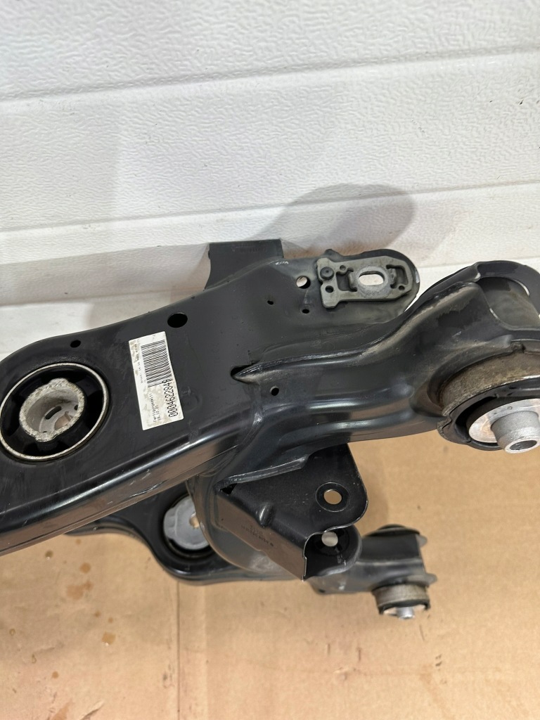 Купити Підрамник підвіска задній, підрамник задні, підрамник mercedes eqa w243, h243