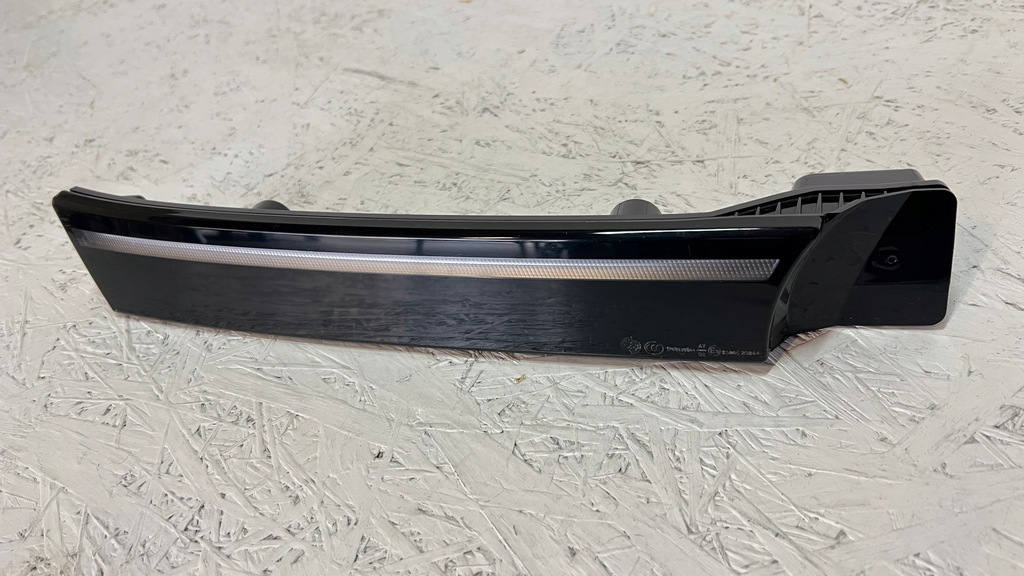 фото №1, Vw id4 id.4 11a молдинг лампа led 11a941654a