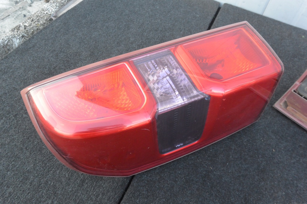 фото №10, Лампа w крыло левая правая задняя nissan patrol gu4 y61