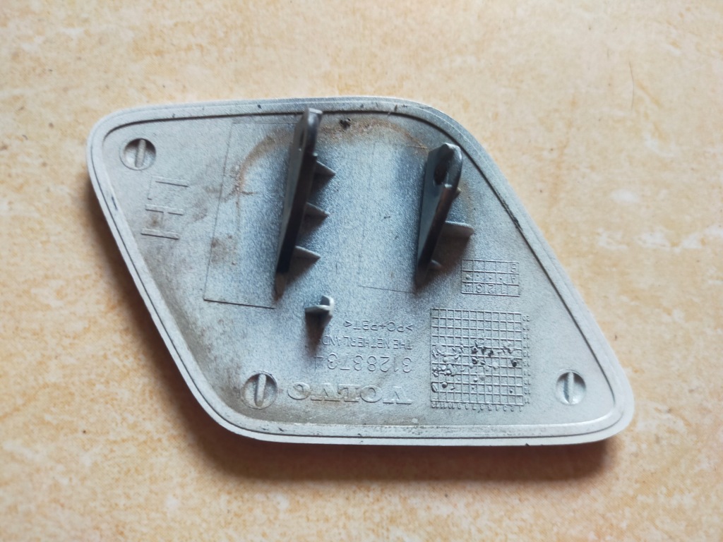 фото №2, Volvo v40 cross заглушка омивача фари білий