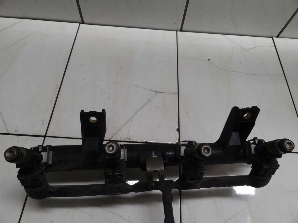 фото №6, Citroen c2 2004 1.1 b молдинг упорскування + форсунки 9653708980