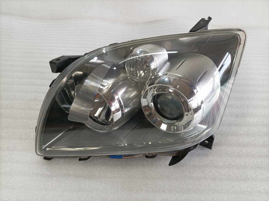 фото №1, Toyota avensis t25 лампа левая перед