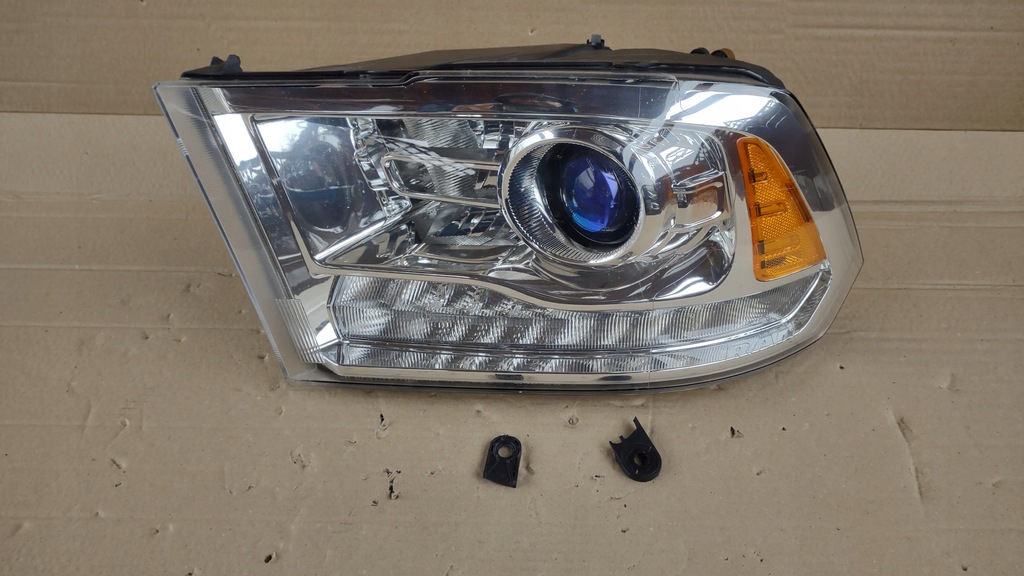 фото №1, Лампа левая dodge ram iv 13-18 eu линза+ led оригинальный номер