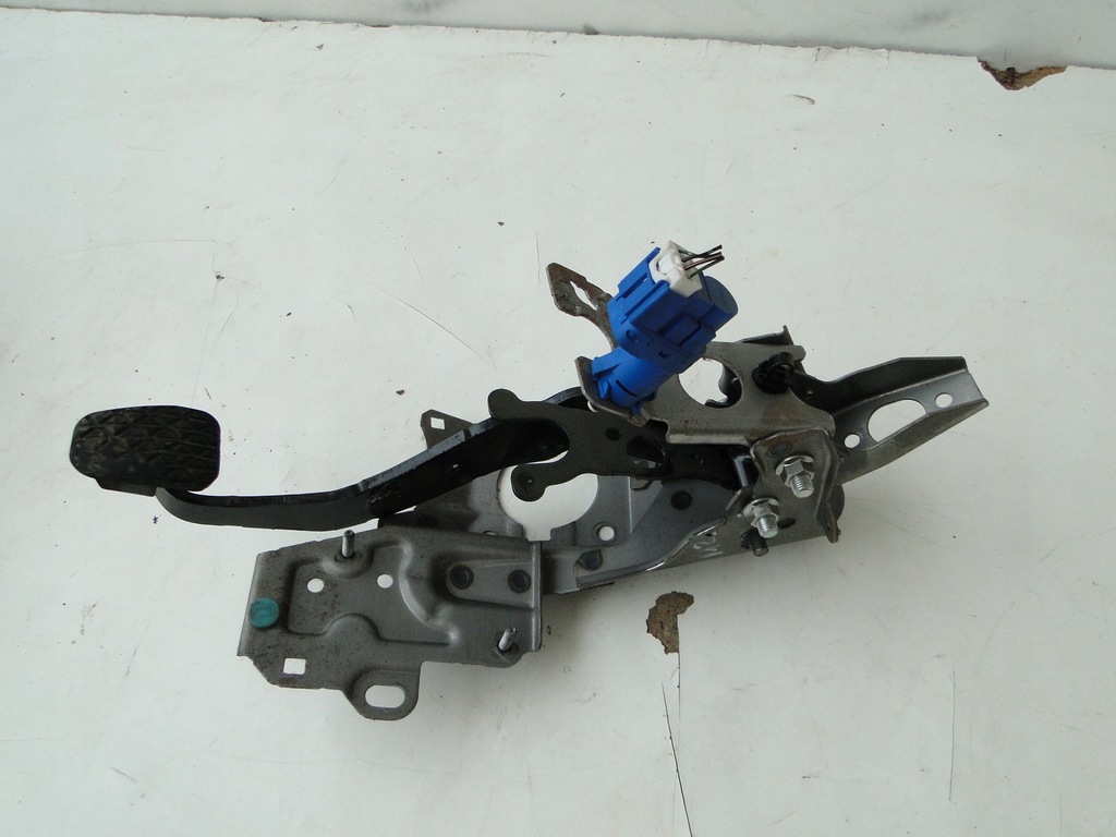 фото №10, Mazda 2 demo de 07-14 1,3b 16v педаль гальма датчик стоп стоп-сигнал