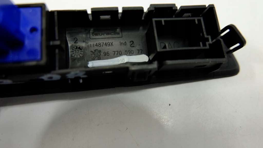 фото №5, Peugeot 208 i панель перемикач