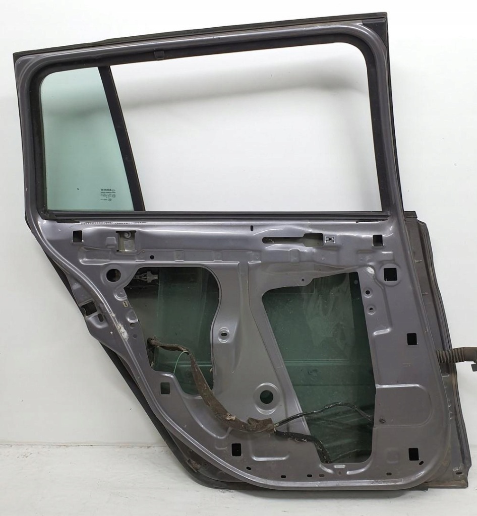 Дверь левый задний  renault megane 2 универсал Недорого
