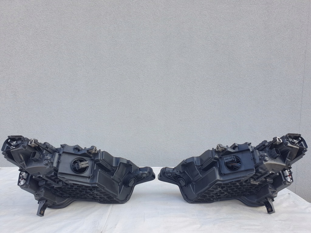 Ліхтарі  ліва правий перед передня audi q8 e tron 4ke 19- 4ke941039 4ke941040 Недорого