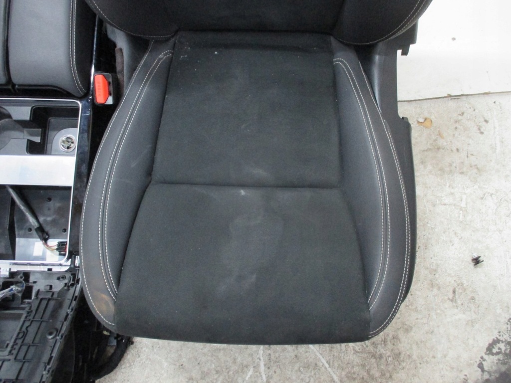 фото №10, Обивка сиденья заднее сиденье pół кожа range rover velar 18r