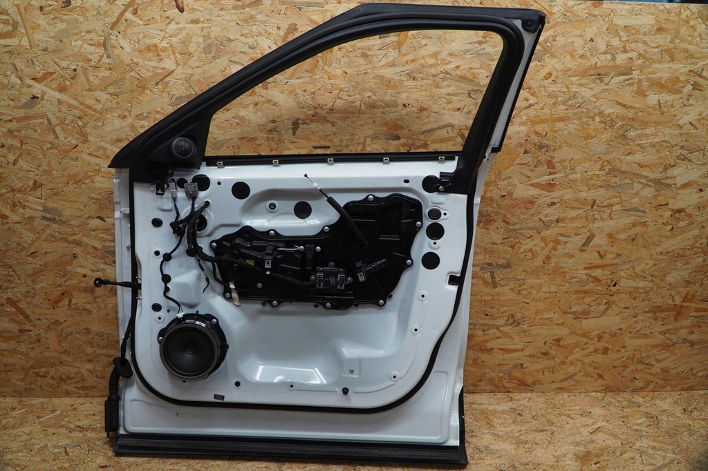 фото №11, Дверь правый перед стекло ручка молдинг evoque ii r-dynamic l551 22r