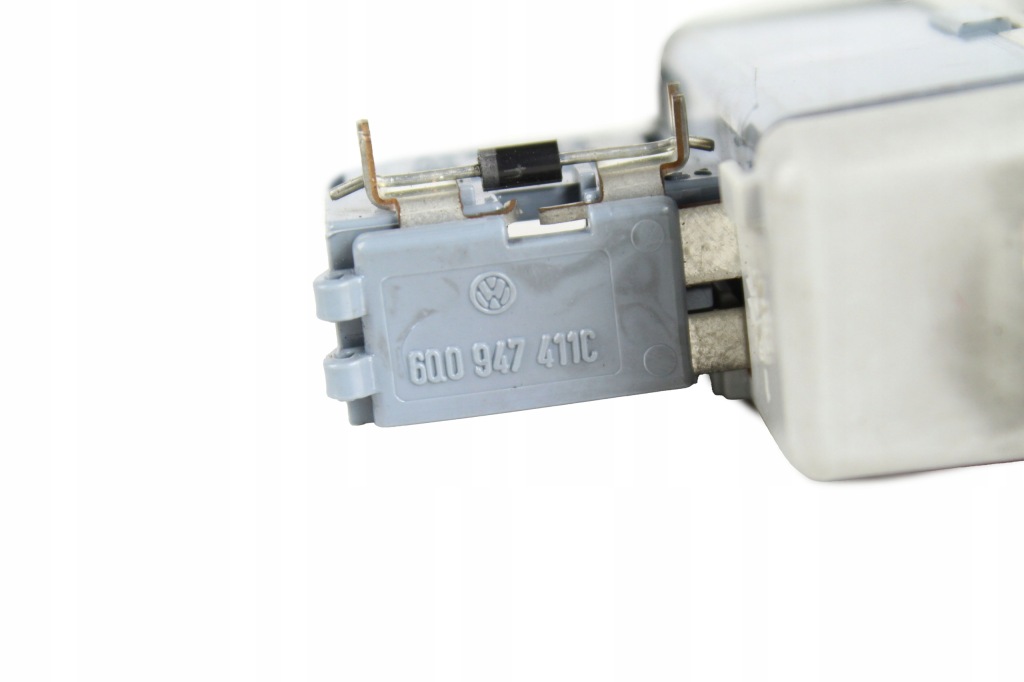 фото №5, Лампа двері vw touran i 03-10 6q0947411c