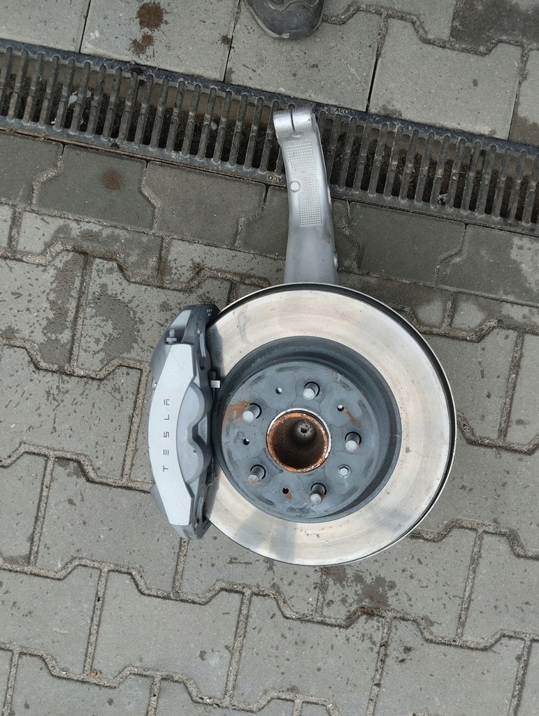 фото №1, Tesla 3 поворотный кулак перед правая rwd/awd