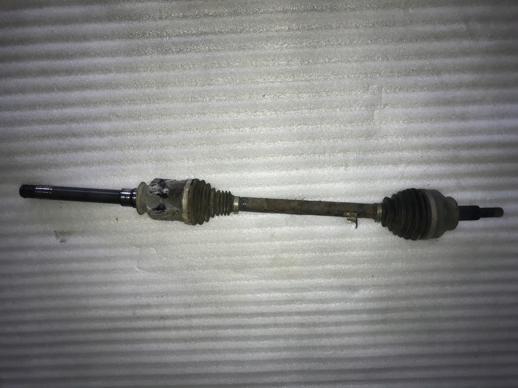 фото №1, Jeep grand cherokee wk2 приводной вал правая p68193660ab