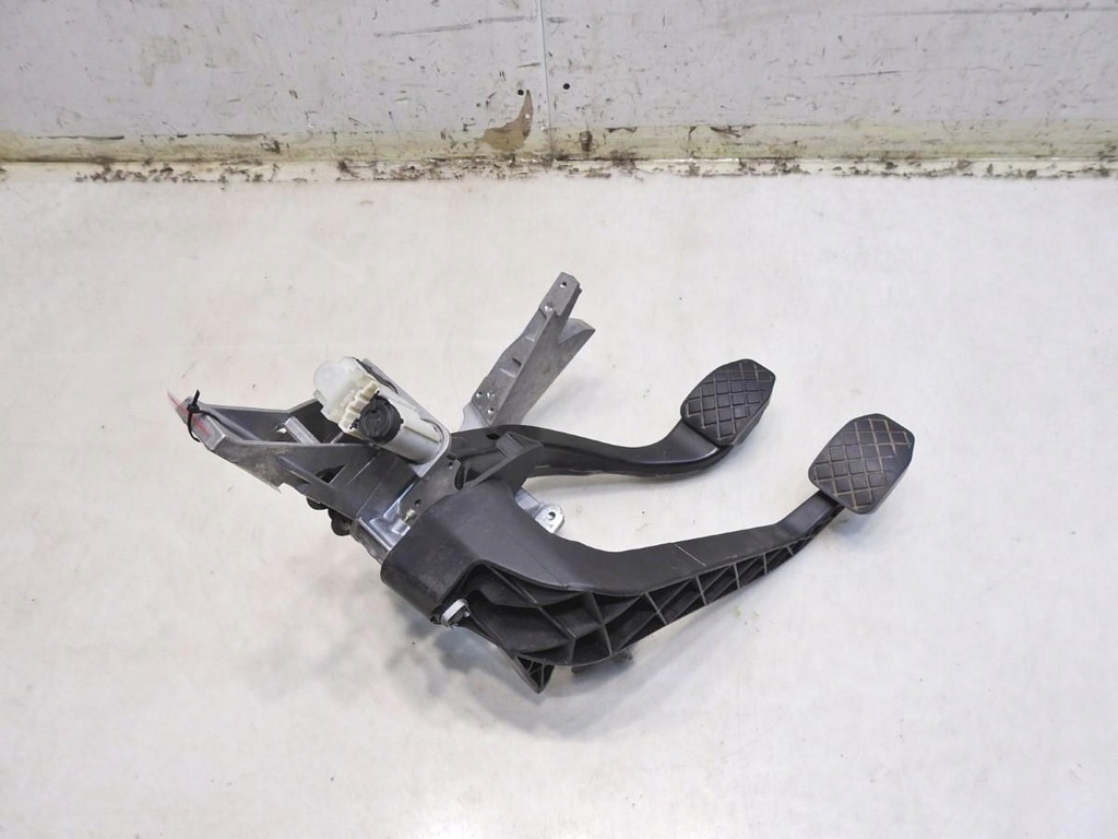 фото №7, Педаль педали тормоза сцепления audi a4 b7 2.0 tfsi 8e1721117a