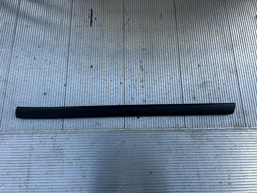 фото №1, Молдинг нижня двері правий задня audi a8 d2 lift long