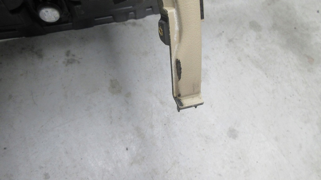 фото №8, Audi a8 d3 lift консоль панель приладів приладова бежева