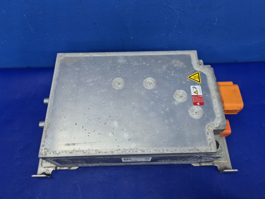 фото №9, Audi e-tron 50 зарядное устройство бортовая модуль напряжения аккумулятор 5qe915684j