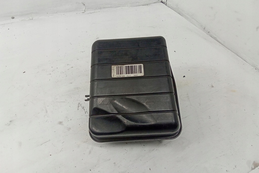 фото №1, Резонатор всмоктуючий bmw 5 f10 8512249 2.0l дизель 2011