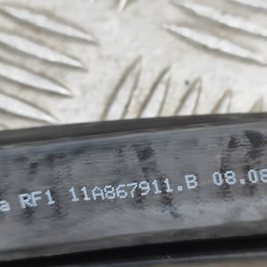 фото №6, Audi q4 sportback e-tron 2024 левая сторона прокладка дверь